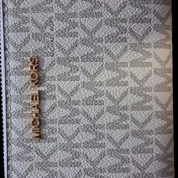 Vanilla Michael Kors Jet Set Travel Top Zip Signature XL Vanilla Tote + Wallet - Picture 4 of 7